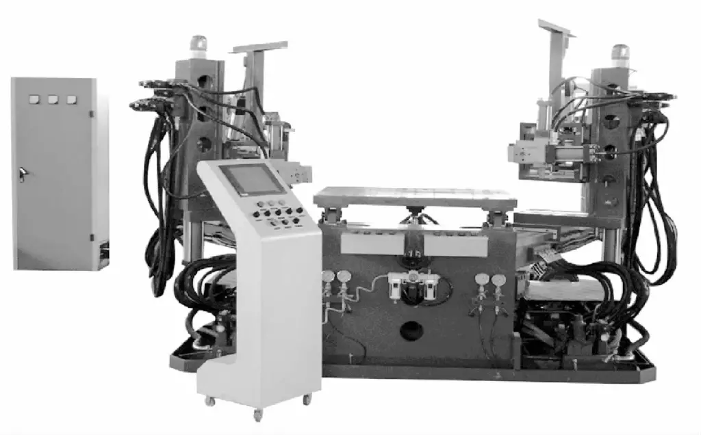 Figura 4-48 Máquina de dobragem 3D