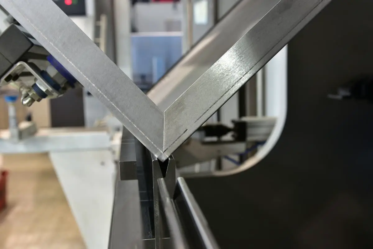 Metal Bending Processes: Equipment, Parameters, and Troubleshooting